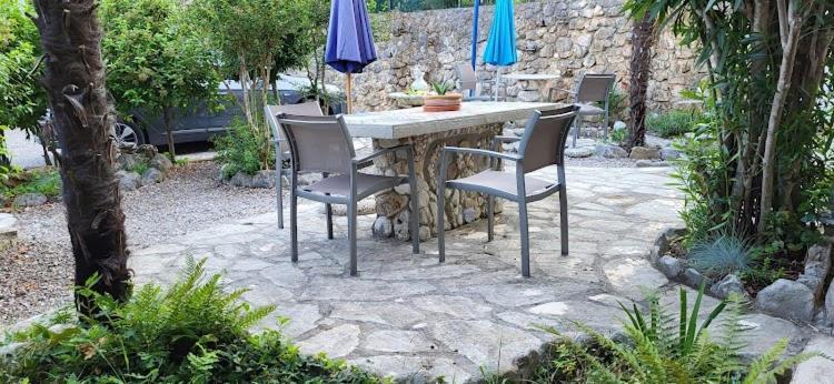 Zonnemarie Apartma